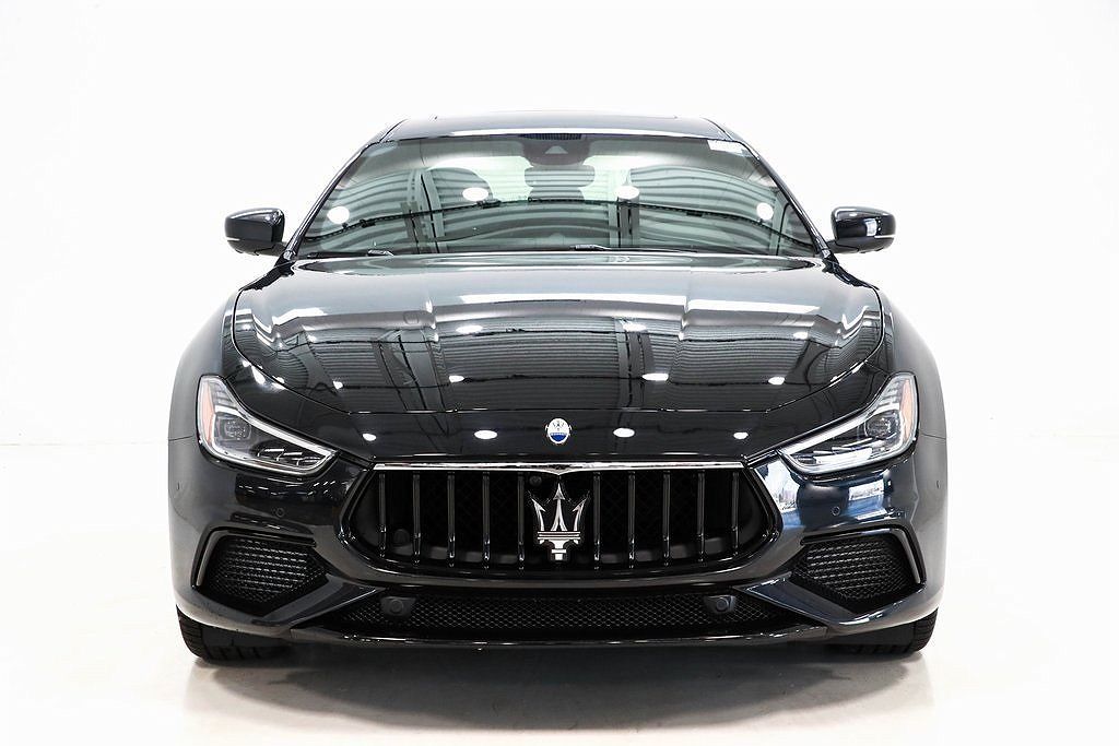 2023 Maserati Ghibli Modena Q4 image 1