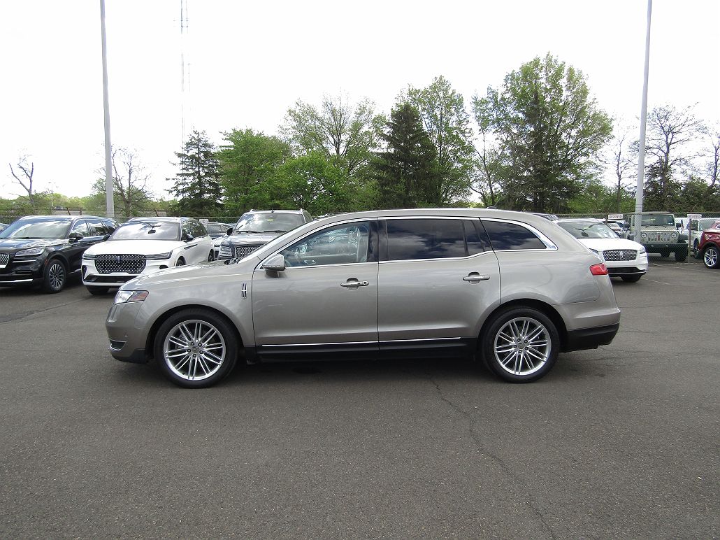 2016 Lincoln MKT null image 1