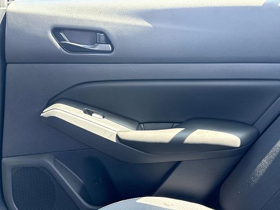 2025 Nissan Altima S photo 11