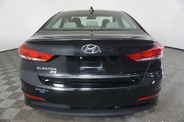 2017 Hyundai Elantra SE image 4