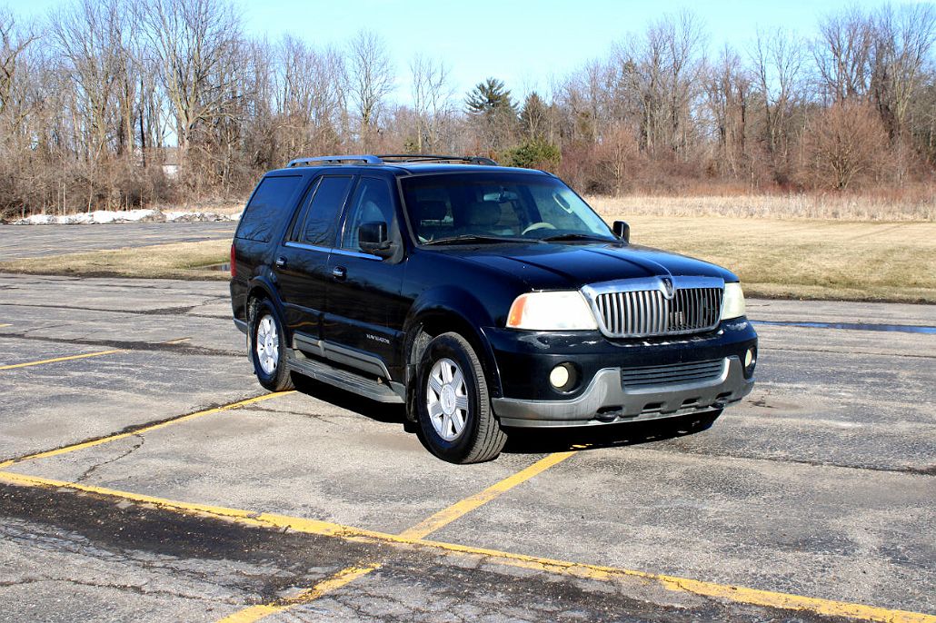 2003 Lincoln Navigator Luxury image 2