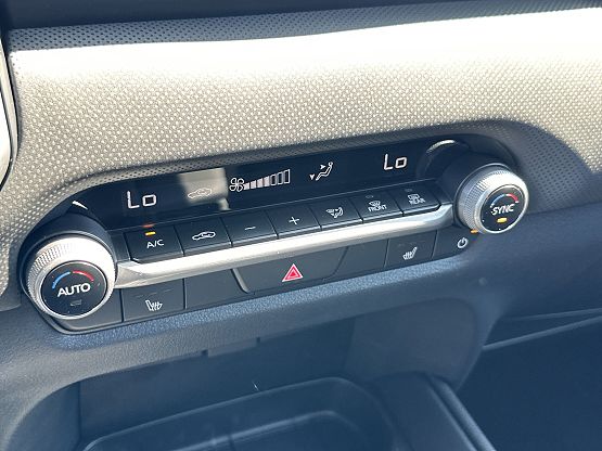 2025 Mazda CX-50 2.5 S Premium photo 11