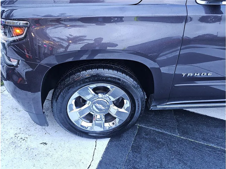 2015 Chevrolet Tahoe LTZ image 1