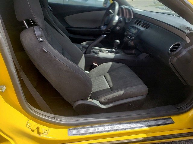 2011 Chevrolet Camaro LS image 9