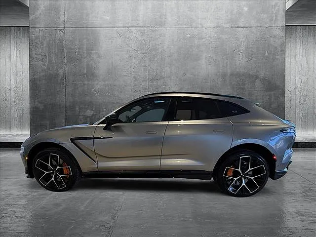 2025 Aston Martin DBX