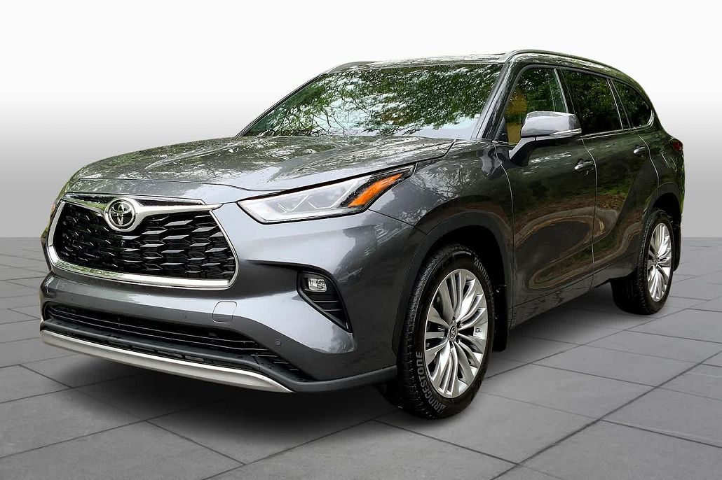 2023 Toyota Highlander Platinum image 0