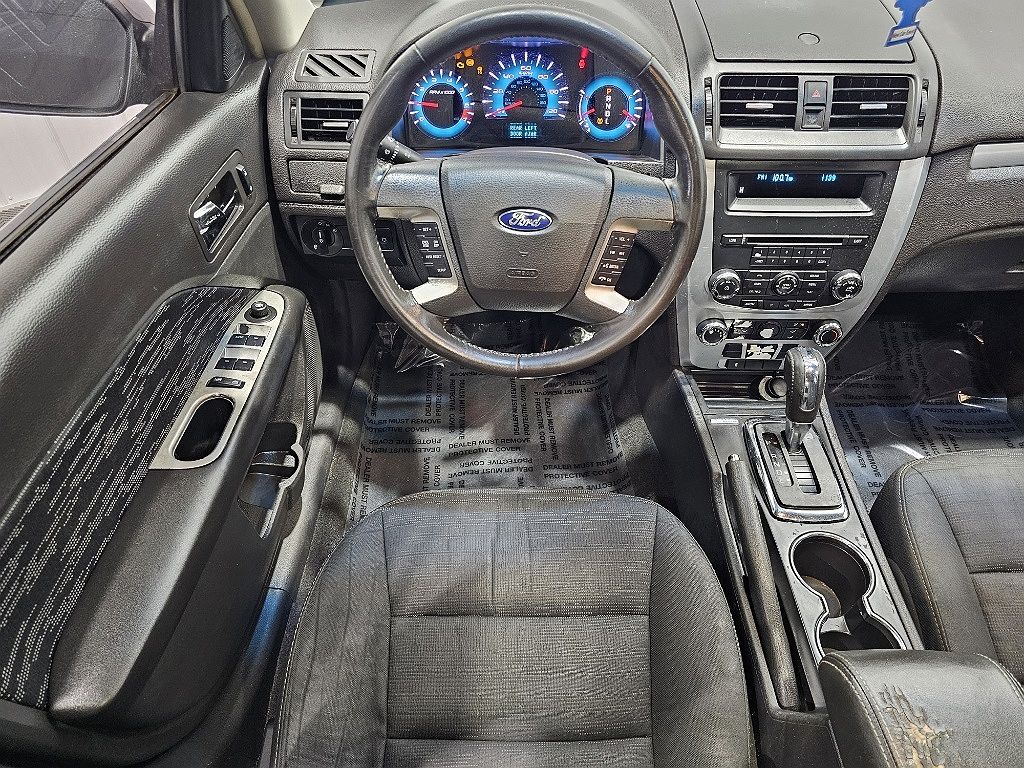 2010 Ford Fusion SE image 2