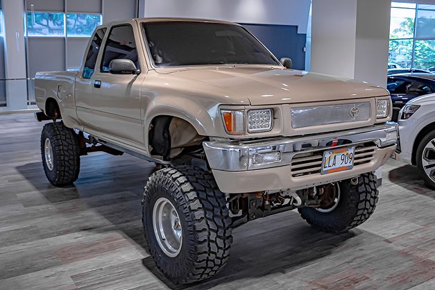 1993 Toyota Pickup SR5 image 0