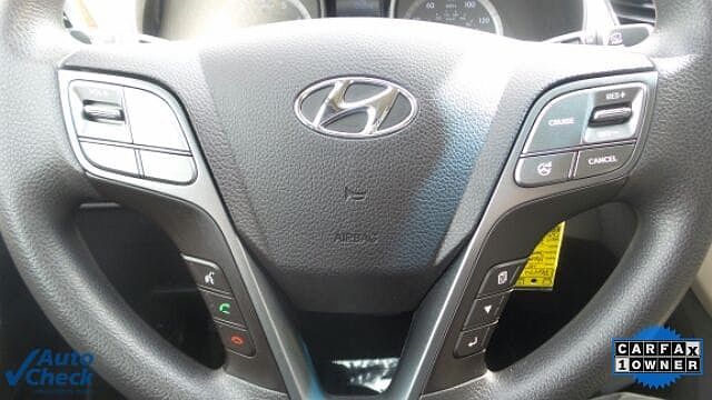 2015 Hyundai Santa Fe GLS image 17