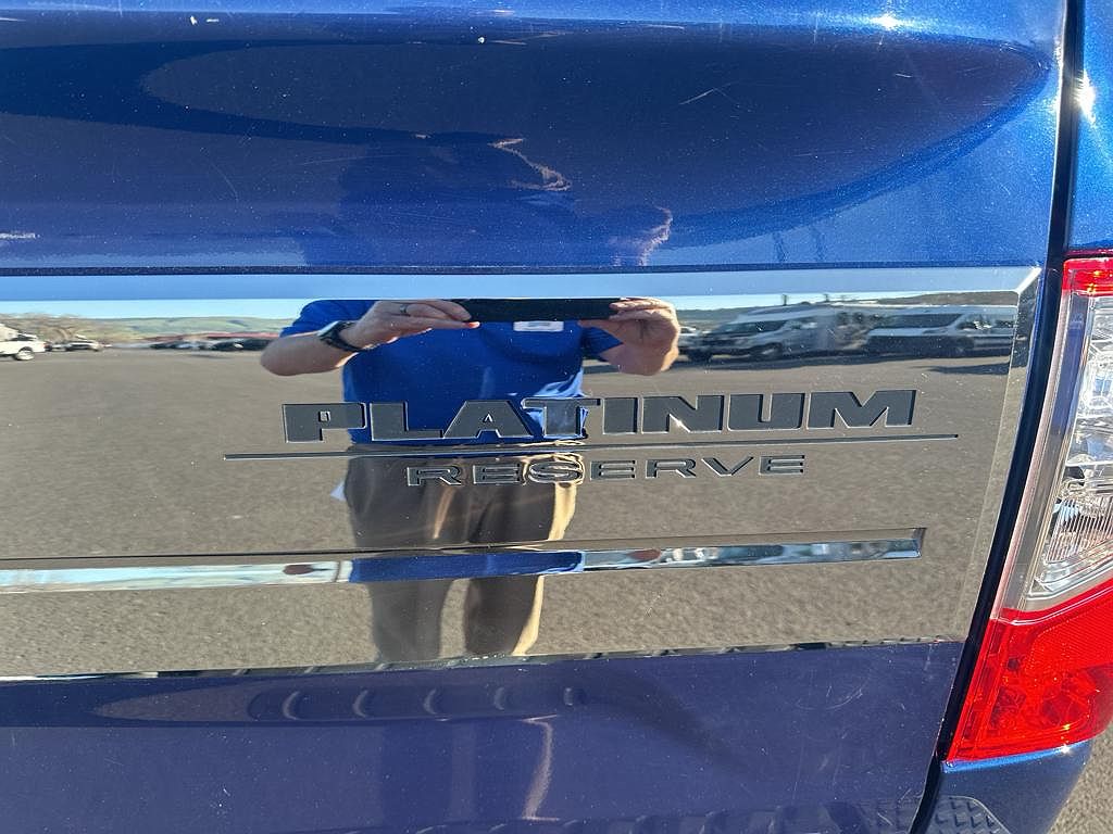 2017 Nissan Titan XD Platinum Reserve image 19