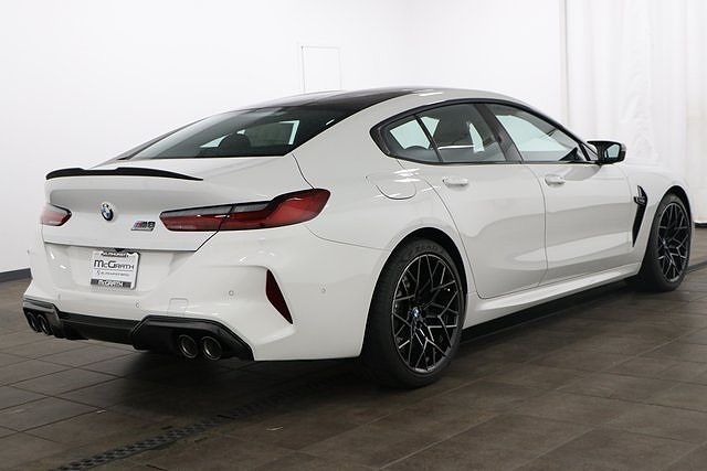 2025 BMW M8