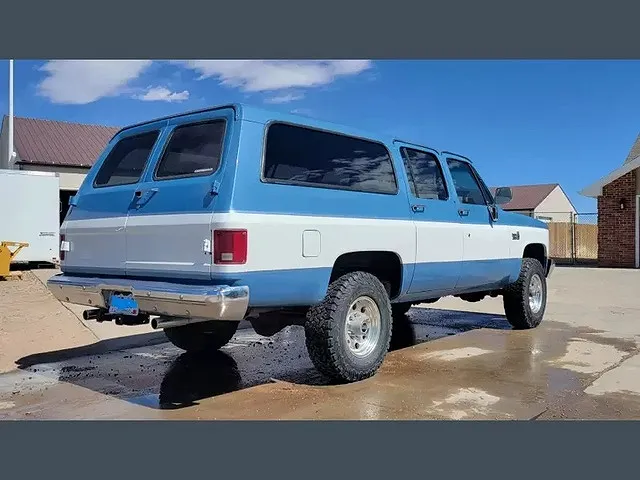 1987 Chevrolet Suburban 20
