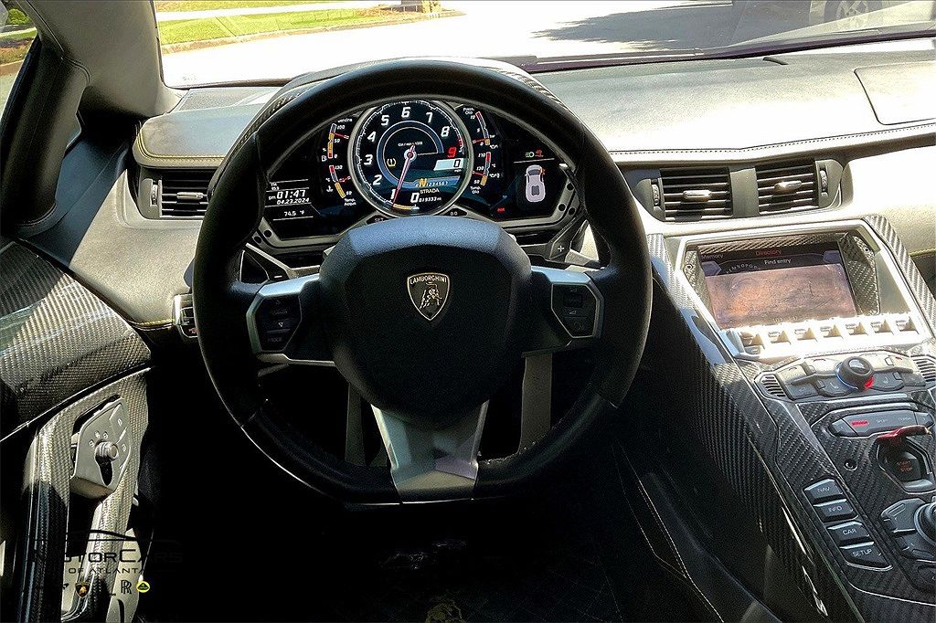 2012 Lamborghini Aventador LP700 image 6