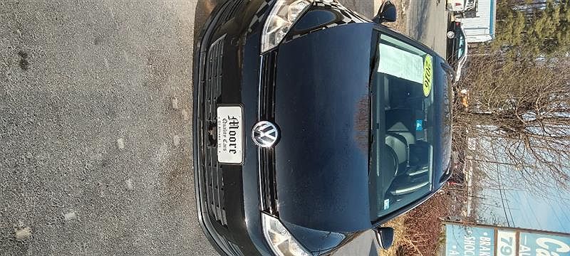 2016 Volkswagen Golf Limited Edition image 1