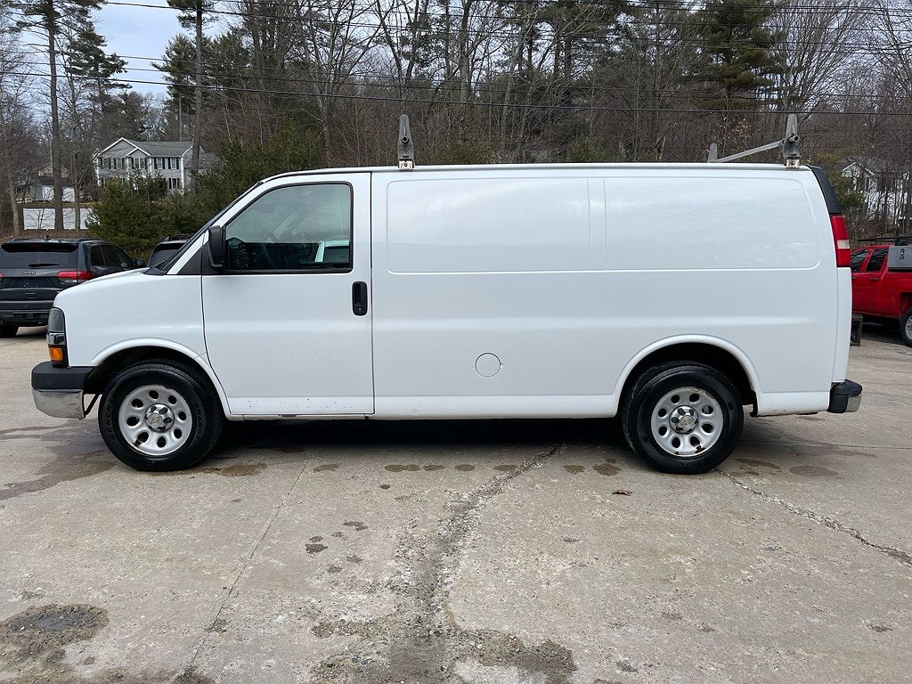 2014 Chevrolet Express 1500 image 1
