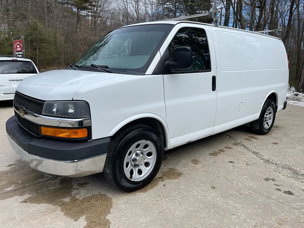 2014 Chevrolet Express 1500 image 2