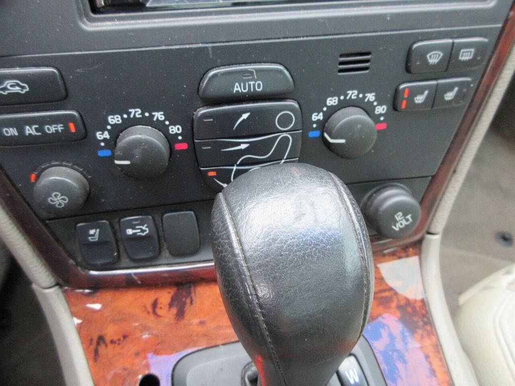 2006 Volvo S60 null image 27