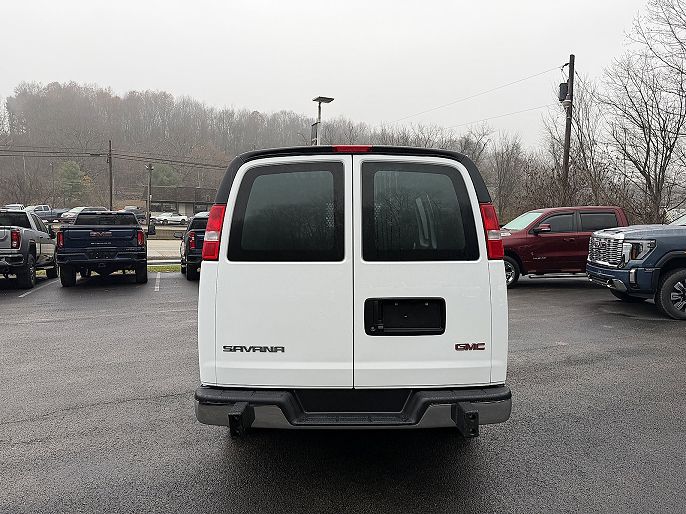 2023 GMC Savana