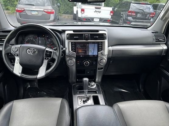 2022 Toyota 4Runner SR5 Premium photo 11