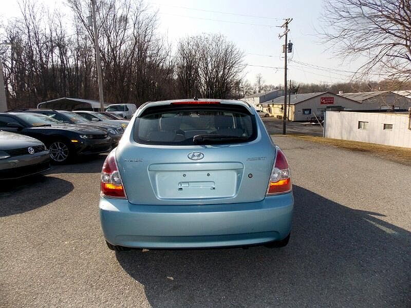 2007 Hyundai Accent SE image 5