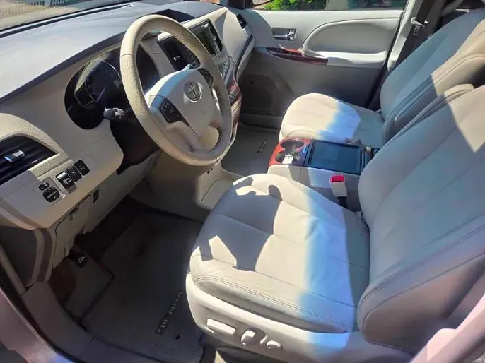 2012 Toyota Sienna
