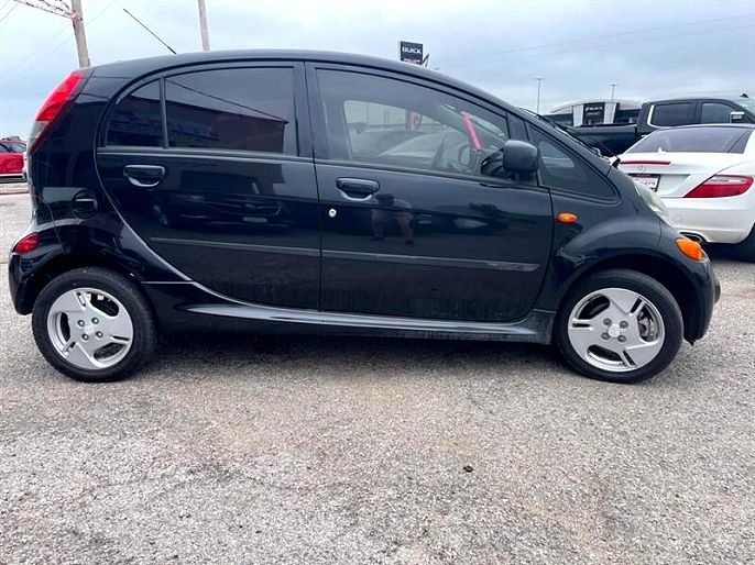 2016 Mitsubishi i-MiEV