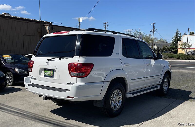 2006 Toyota Sequoia SR5 image 2