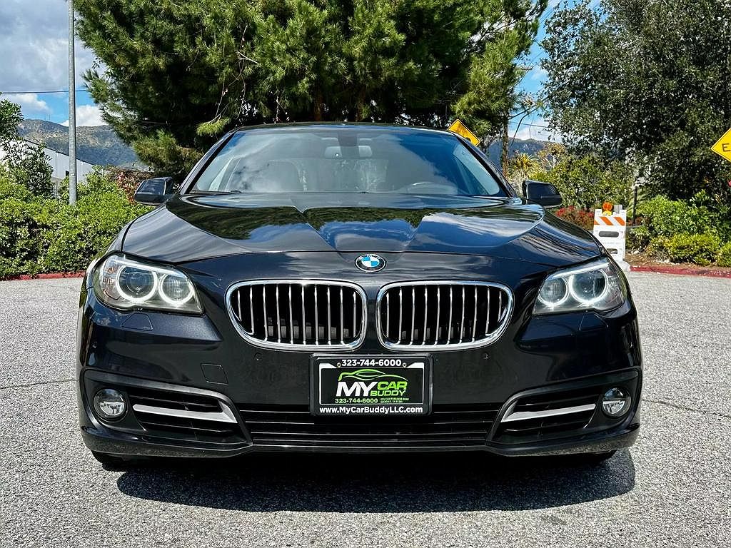 2015 BMW 5 Series 528i image 2