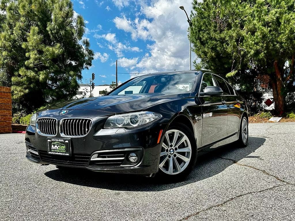 2015 BMW 5 Series 528i image 3