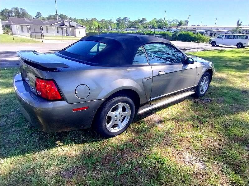 2002 Ford Mustang null image 3