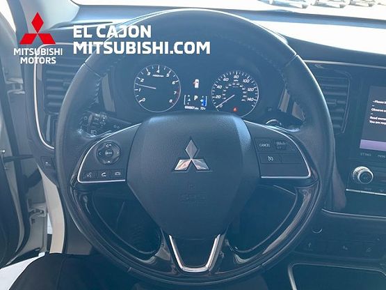 2020 Mitsubishi Outlander SE photo 11