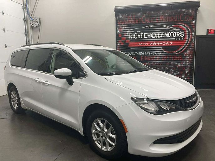 2020 Chrysler Voyager