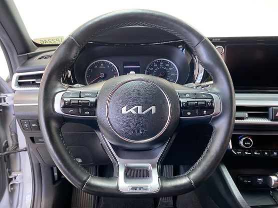 2024 Kia K5 GT-Line photo 11