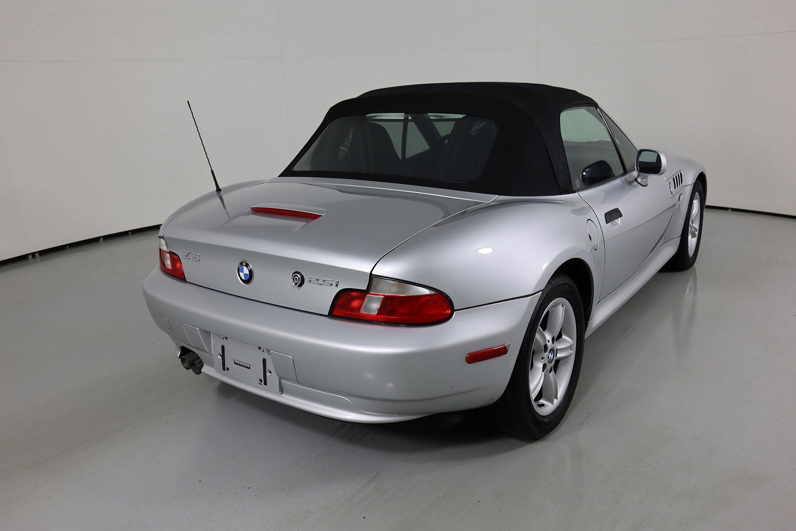 2001 BMW Z3 2.5i image 7