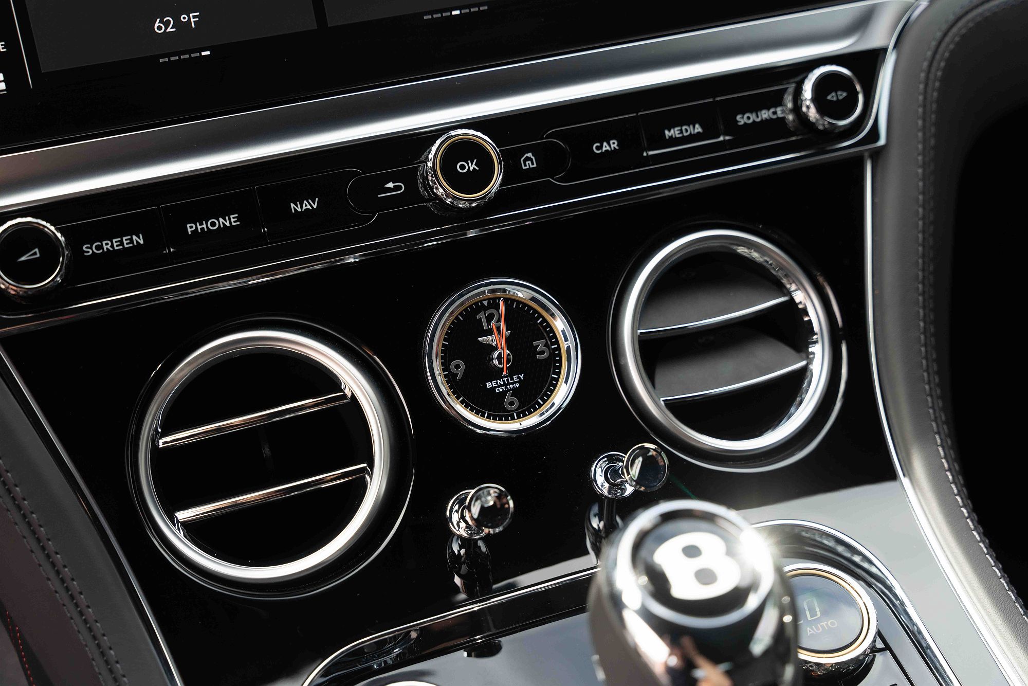 2021 Bentley Continental GT image 29