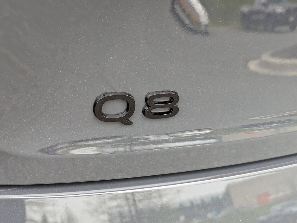 2024 Audi Q8 e-tron Premium Plus image 5