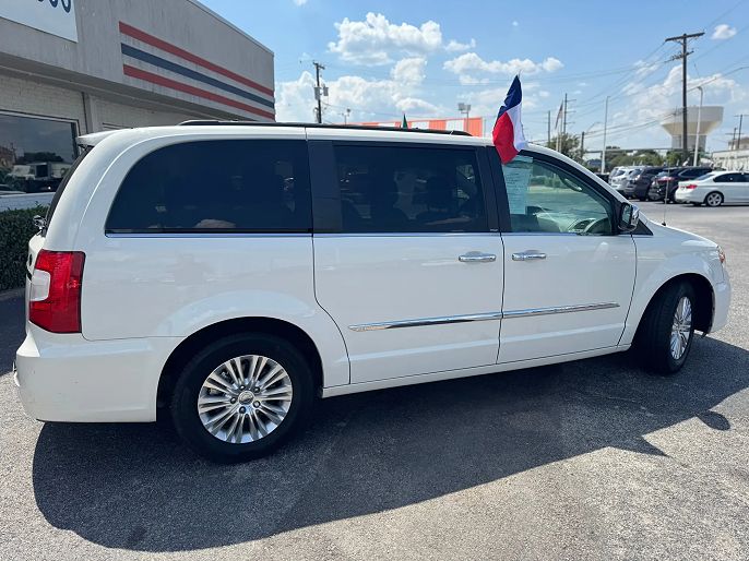 2012 Chrysler Town & Country