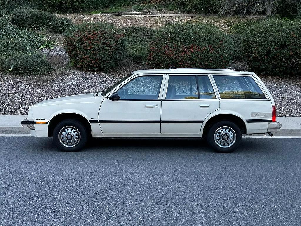 1983 Chevrolet Cavalier CS image 2
