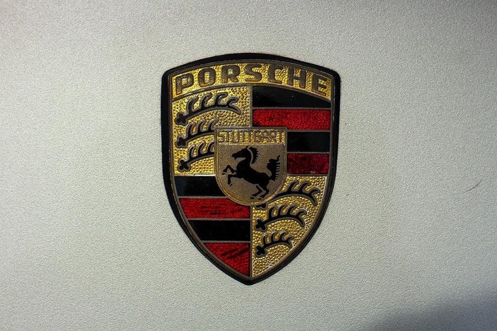 1984 Porsche 944 null image 18