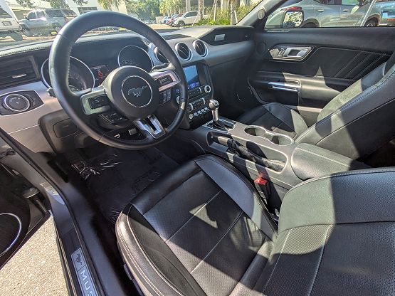 2022 Ford Mustang EcoBoost Premium photo 9