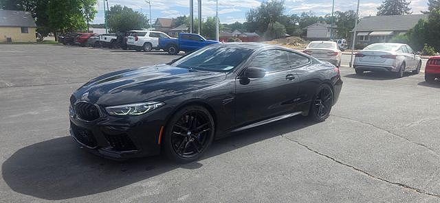 2022 BMW M8