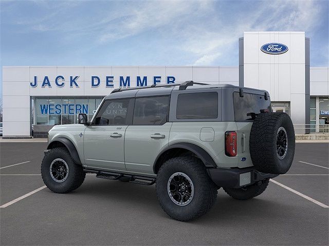 2023 Ford Bronco Outer Banks image 3