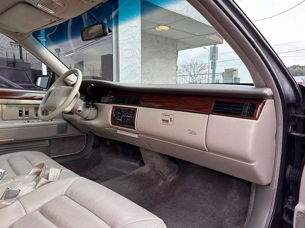 1994 Cadillac DeVille null image 28