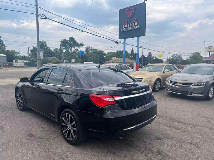 2011 Chrysler 200