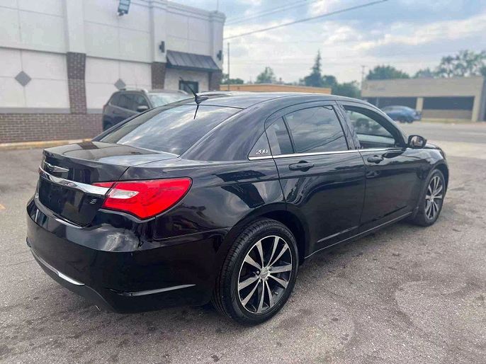 2011 Chrysler 200