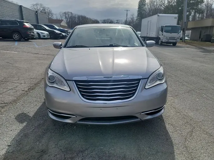 2013 Chrysler 200