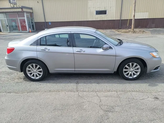 2013 Chrysler 200