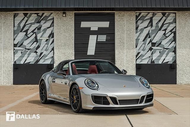 2018 Porsche 911 Targa image 0