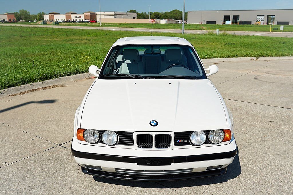 1993 BMW M5 null image 16