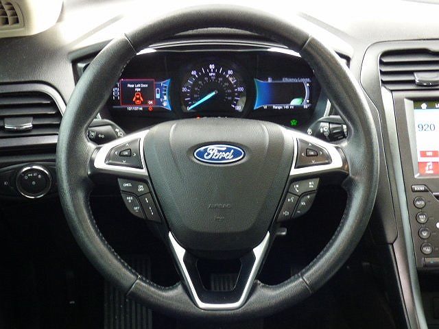 2019 Ford Fusion Titanium image 3